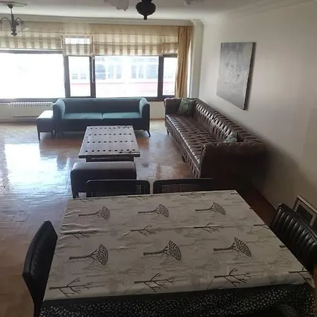 Istanbul Bahariye Moda 3+1 Room *